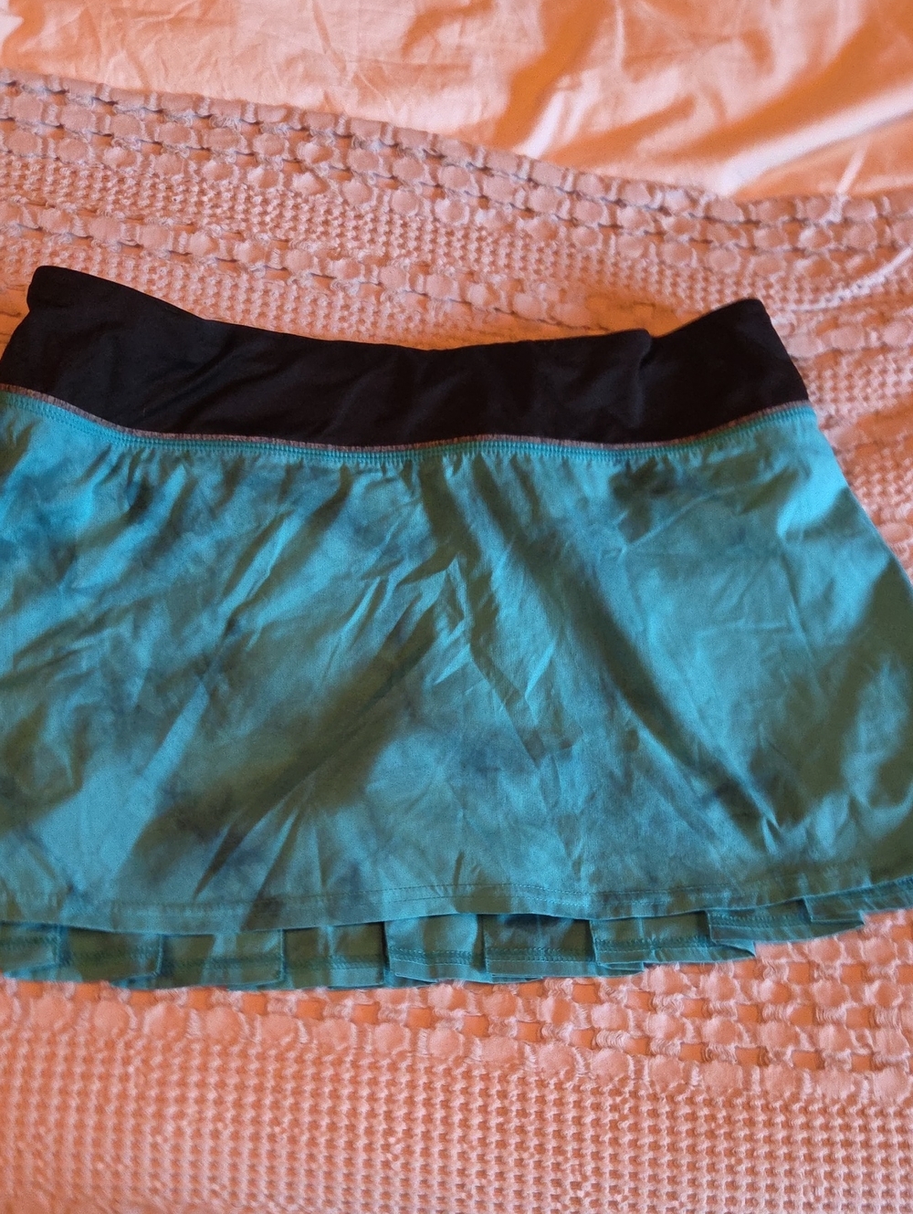 Lululemon Aqua and Black Athletic Skirt with Built-In Shorts Size 8
